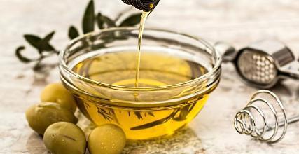 La degustazione e gli abbinamenti dell'olio d'oliva in cucina